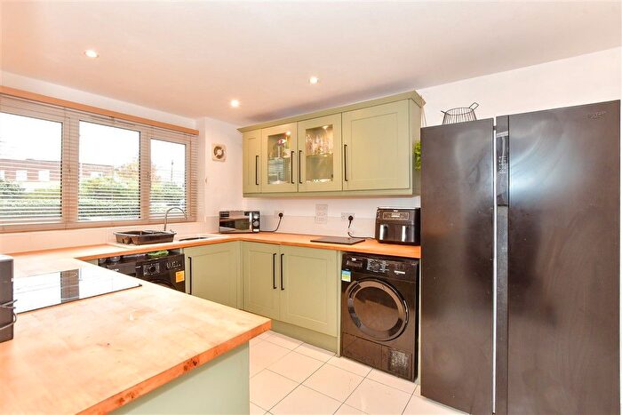 3 Bedroom Maisonette For Sale In Fort Cumberland Road, Southsea, Hampshire, PO4