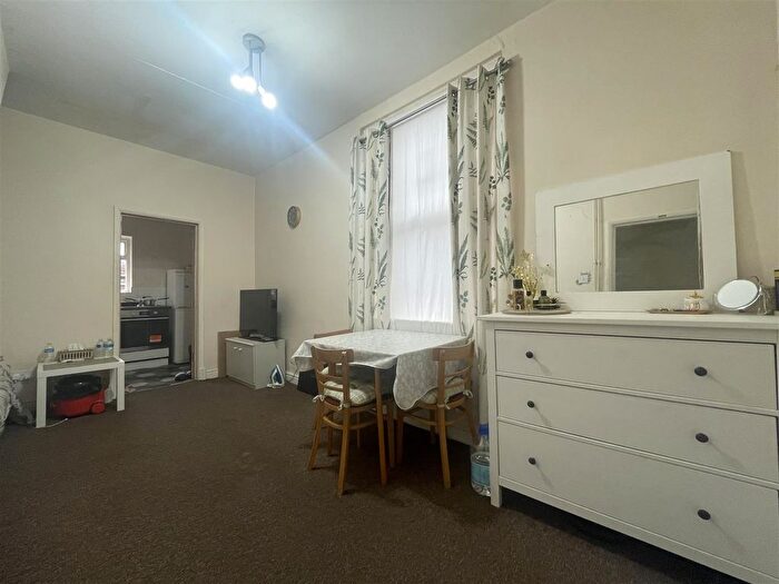 1 Bedroom Flat To Rent In Highfield Street, Leicester, LE2