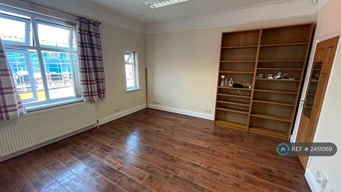 1 Bedroom Flat To Rent In Liverpool Street, Salford, M6