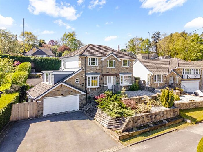 5 Bedroom Detached House For Sale In Hall Rise Close, Bramhope, Leeds, LS16