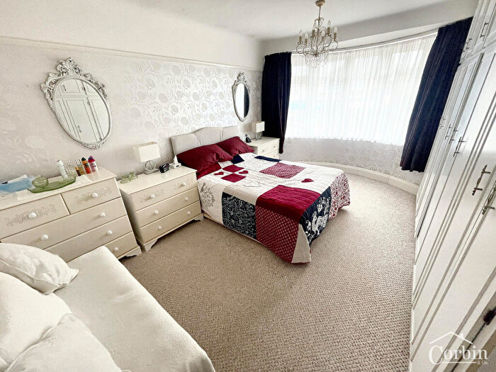 2 Bedroom Detached Bungalow For Sale In Daws Avenue, Bournemouth, BH11