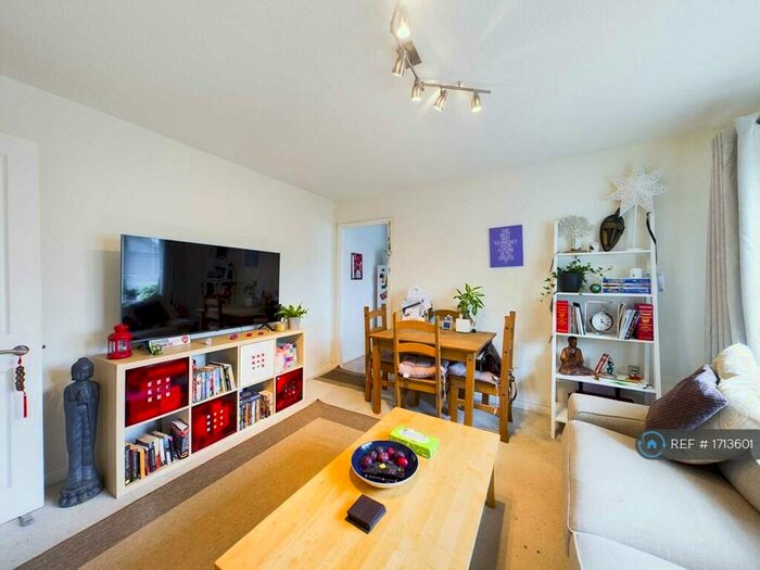 1 Bedroom Flat To Rent In Alexandra Court, Hemel Hempstead, HP2