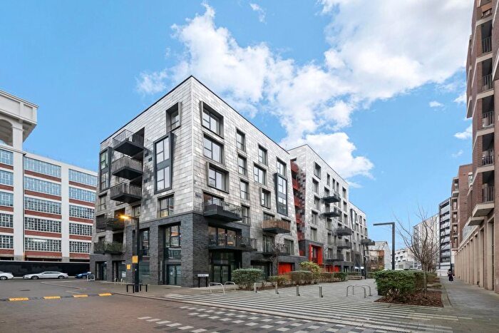 2 Bedroom Flat For Sale In Boiler House, Material Walk, Hayes, UB3