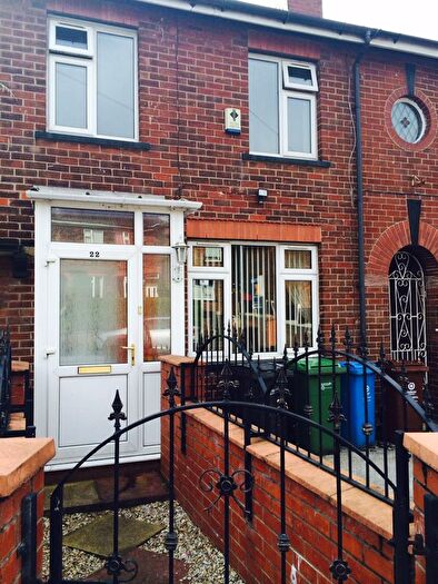 3 Bedroom Terraced House To Rent In Stottfield, Oldham, OL2
