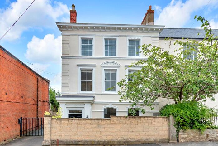 2 Bedroom Apartment To Rent In Bromsgrove, Faringdon, Oxfordshire, SN7