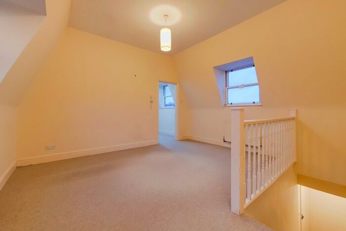 2 Bedroom Flat To Rent In Heber Road, London, Greater London, SE22