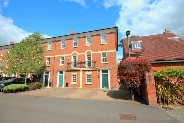 4 Bedroom End Of Terrace House To Rent In St. Gabriels, Wantage, Oxfordshire, OX12