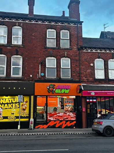 2 Bedroom Flat To Rent In Burley Road, Leeds, LS3