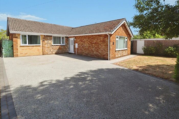 3 Bedroom Detached Bungalow For Sale In Meadow View, Swinderby, LN6