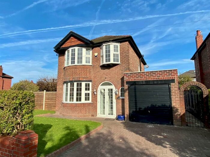 3 Bedroom Detached House To Rent In Mayfair Drive, Sale, M33