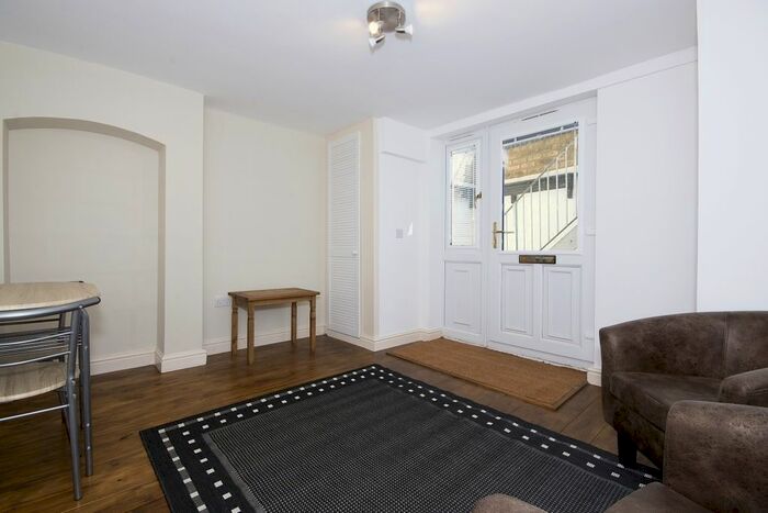 1 Bedroom Flat To Rent In Walton Street, Oxford, OX2