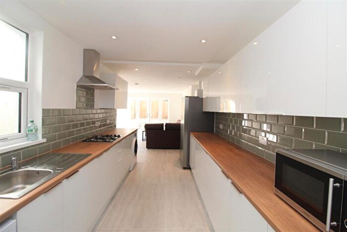 6 Bedroom Private Hall To Rent In Bedford Street, Roath, Cardiff, CF24