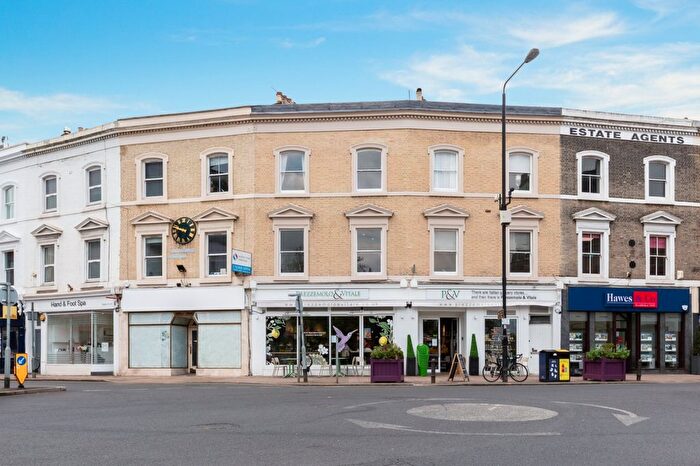 3 Bedroom Flat To Rent In High Street, Wimbledon, London, SW19