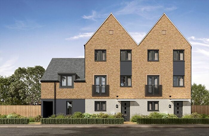 4 Bedroom Semi-Detached House For Sale In Pelham Road, St Neots, PE19