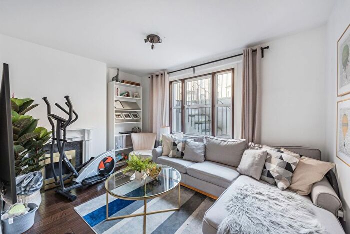 1 Bedroom Flat To Rent In Studland Street, Ravenscourt Park, Hammersmith, W6