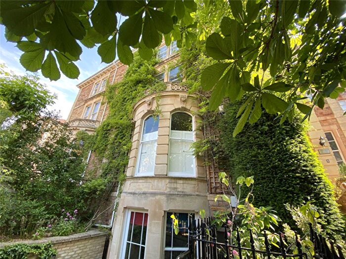 3 Bedroom Flat To Rent In Miles Road, Clifton, Bristol, BS8