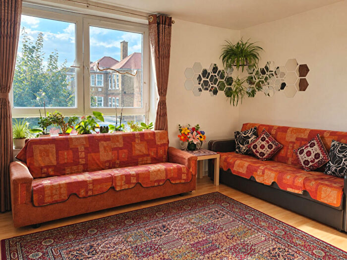 2 Bedroom Flat For Sale In Devas Street, London, E3