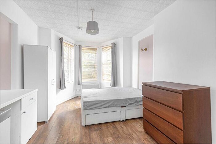 Flat To Rent In Springwell Avenue, London, NW10