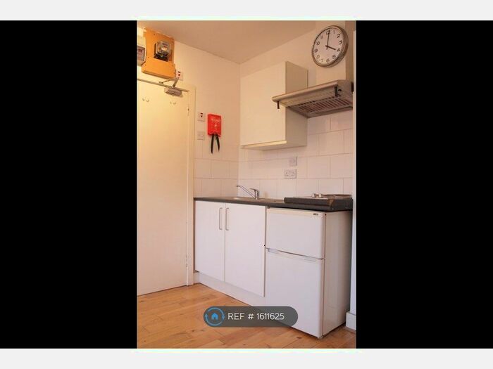 Studio To Rent In Islington, London, N1