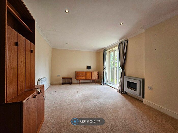 2 Bedroom Flat To Rent In Hopton Views, Mirfield, WF14