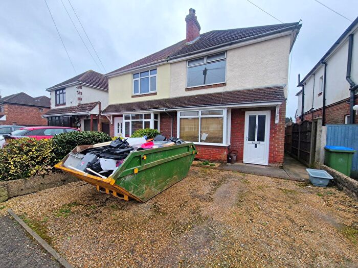 3 Bedroom Semi Detached House To Rent In Heathfield Road, Southampton, SO19