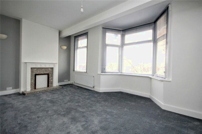 2 Bedroom Flat To Rent In Empress Parade, Chingford Road, London, E4