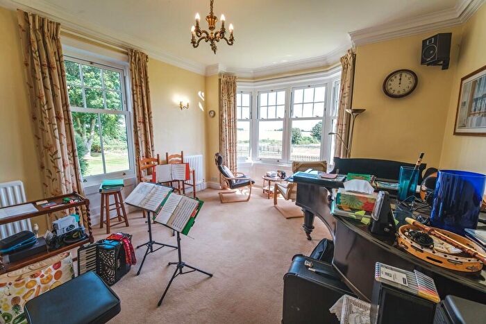 6 Bedroom Detached House For Sale In Tunstall, DL10