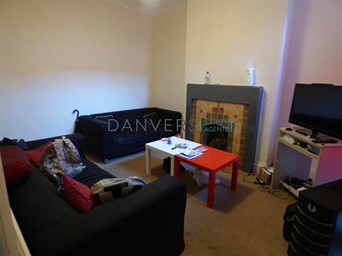 3 Bedroom Terraced House To Rent In Cambridge Street, Leicester, LE3