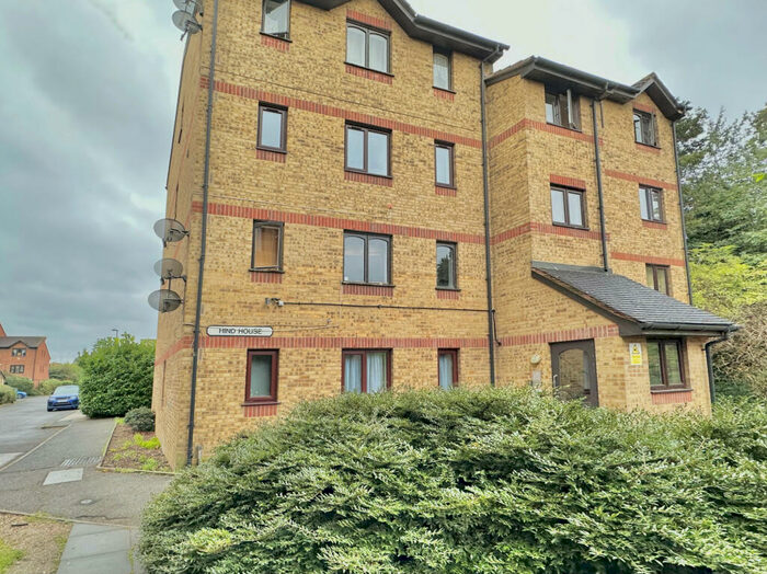 Flat To Rent In Myers Lane, New Cross, SE14