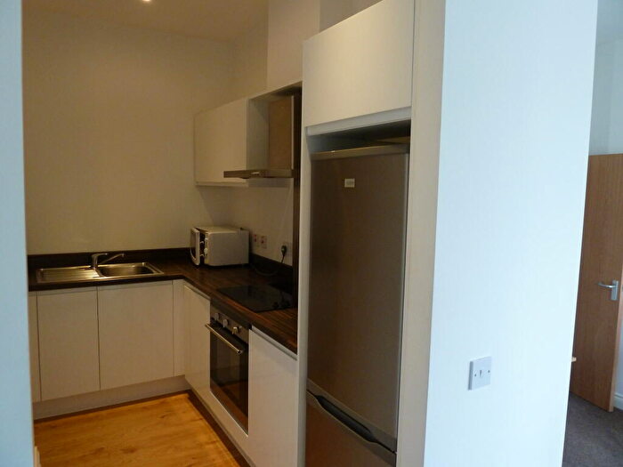 Studio To Rent In Whitefield Tce, Flat, PL4