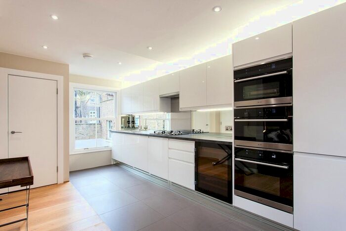 1 Bedroom Flat To Rent In Harrington Gardens, London, SW7