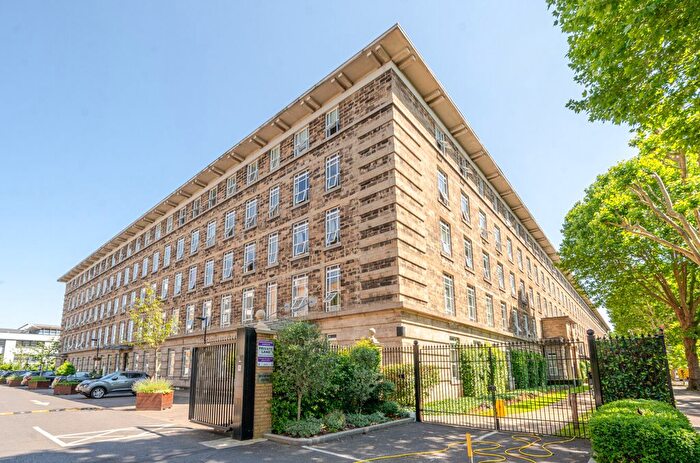 Studio To Rent In Bromyard Avenue, London, W3