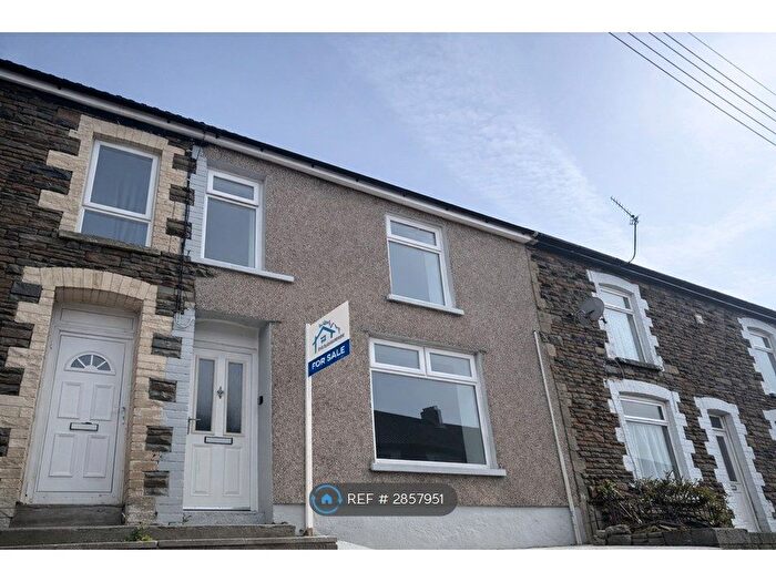 1 Bedroom Flat To Rent In Jubilee Road, New Tredegar, NP24