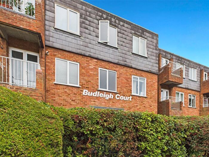 2 Bedroom Apartment For Sale In Jason Close, Brentwood, Essex, CM14
