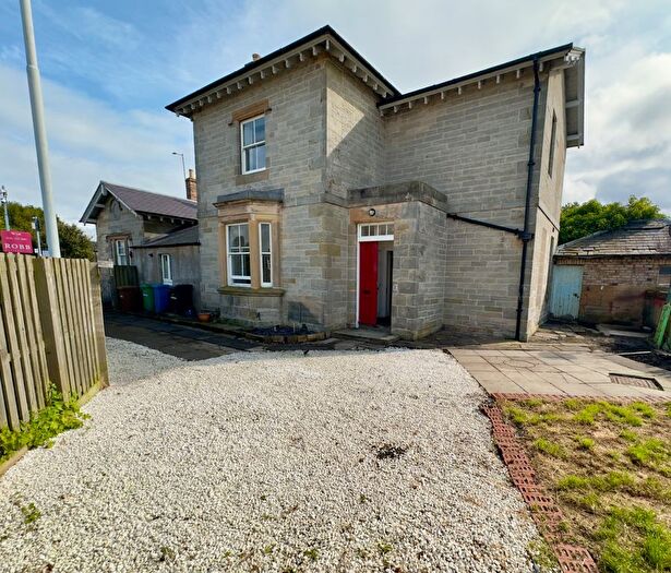 3 Bedroom Semi-Detached House To Rent In High Street, Markinch, Glenrothes, KY7