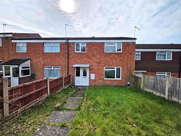 3 Bedroom Terraced House To Rent In Spencer Walk, Catshill, Bromsgrove, B61