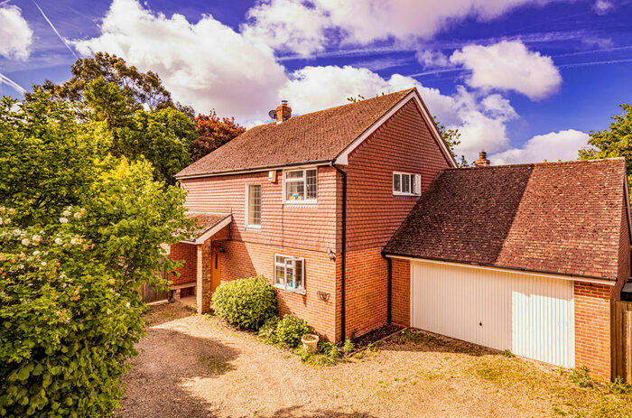 4 Bedroom Detached House For Sale In Whinwhistles, Aldworth, RG8