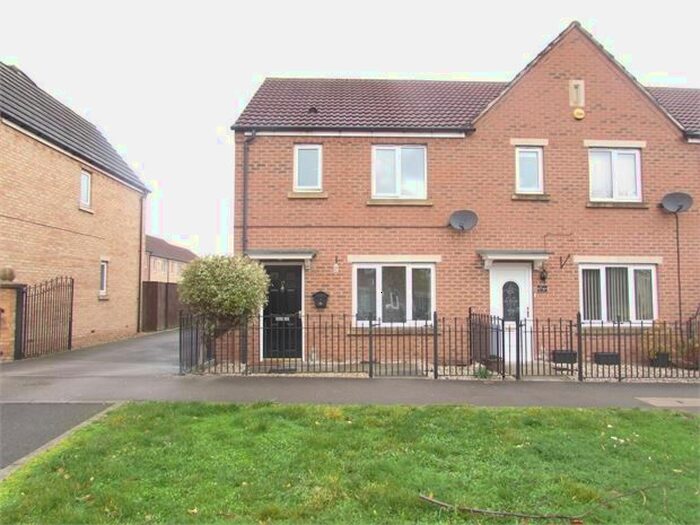 3 Bedroom Town House To Rent In Riverside Close, Conisbrough, DN12