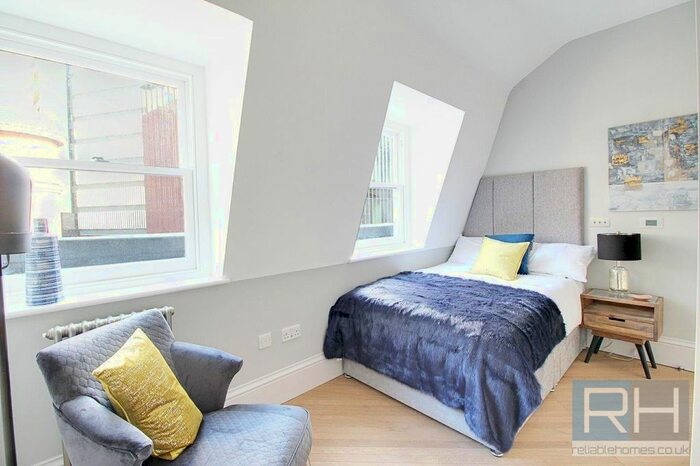 Studio To Rent In Tooley Street, London Bridge, London, SE1