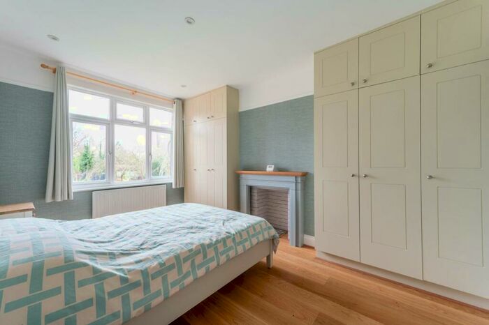 2 Bedroom Maisonette To Rent In Alric Avenue, New Malden, KT3