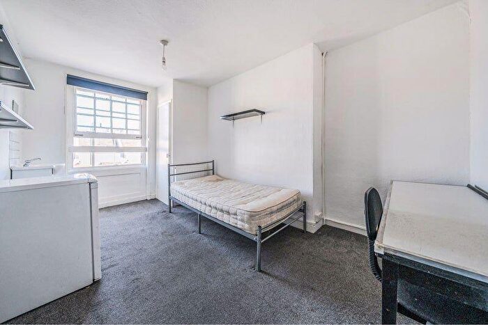 1 Bedroom Detached House To Rent In Bedford Square, Brighton, BN1