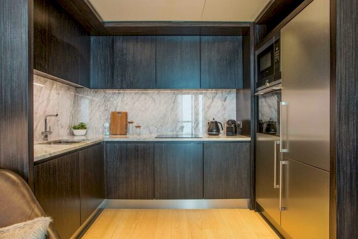 1 Bedroom Apartment To Rent In Charrington Tower, New Providence Wharf, London, E14