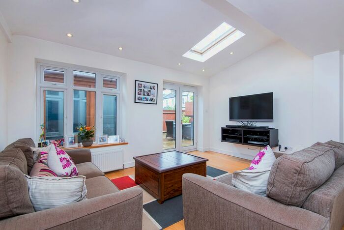 3 Bedroom Property To Rent In Russell Road, London, SW19