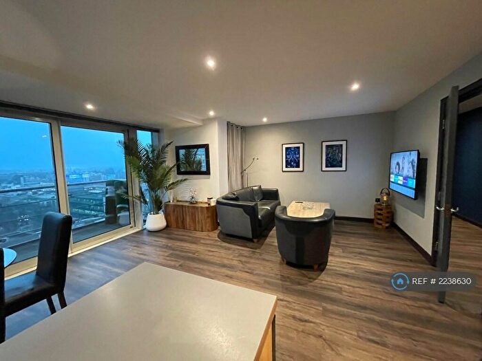 2 Bedroom Flat To Rent In Albion St, Leeds, LS2