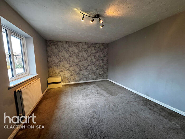 3 Bedroom Semi-Detached House To Rent In Kingfisher Drive, Harwich, CO12