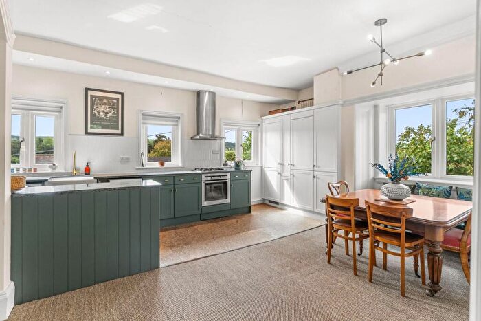 2 Bedroom Apartment For Sale In Bletchingley Road, Godstone, RH9