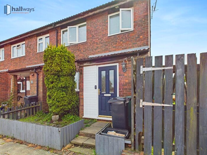 3 Bedroom End Of Terrace House For Sale In Hawthorn Close, Redhill, RH1