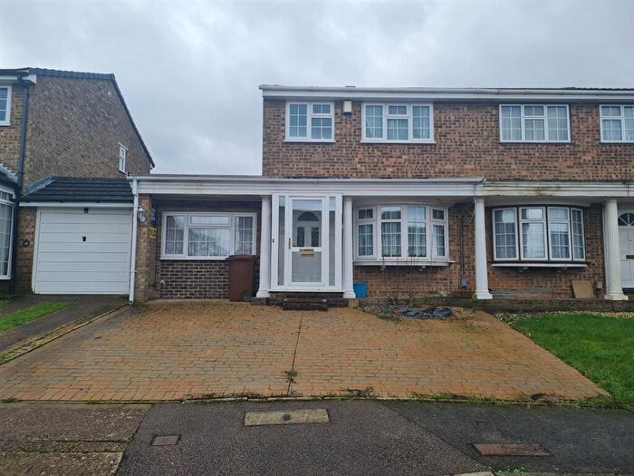 3 Bedroom Semi Detached House For Sale In Croft Close, Chatham, ME5