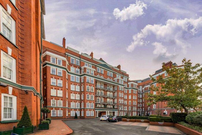 4 Bedroom Flat To Rent In St. Johns Wood Road, London, NW8