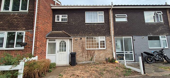 3 Bedroom Terraced House To Rent In Theydon Gardens, Rainham, RM13